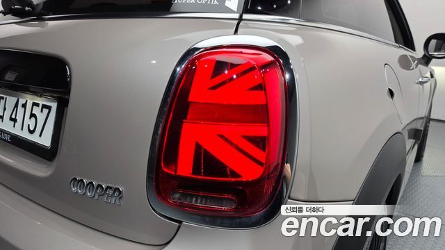 MINI Cooper Classic Plus 3rd 2024 — фото 29
