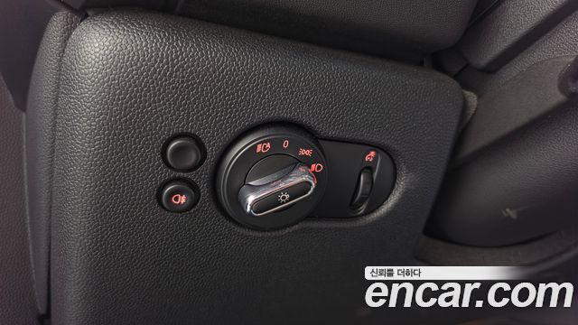 MINI Cooper Classic Plus 3rd 2024 — фото 36