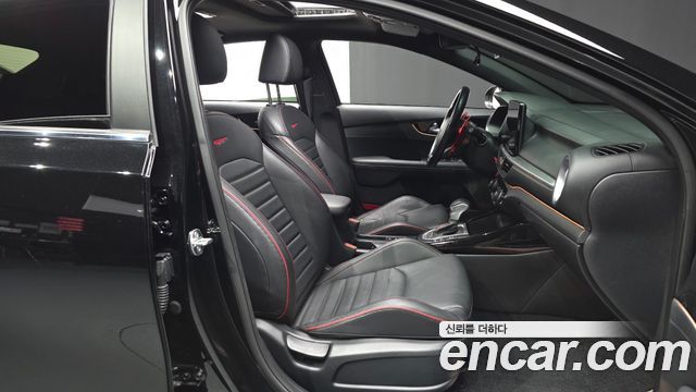 Kia K3 (II) 1.6 Turbo GT 5Door Signature 2024 — фото 11