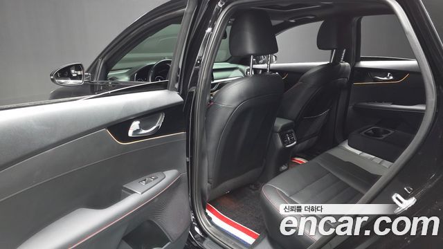 Kia K3 (II) 1.6 Turbo GT 5Door Signature 2024 — фото 26