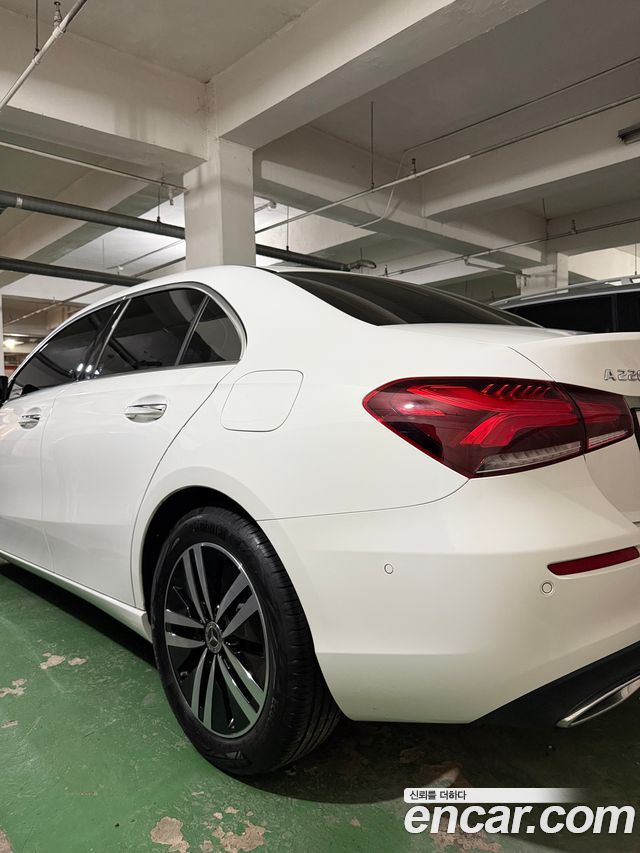 Mercedes-Benz A-Class (W177) A220 Sedan 2021 — фото 2