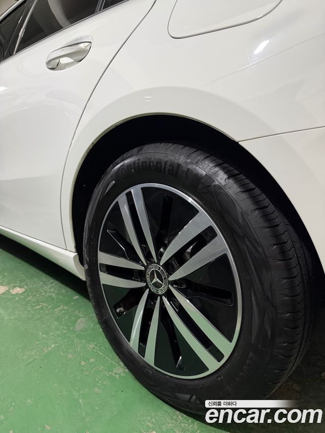Mercedes-Benz A-Class (W177) A220 Sedan 2021 — фото 20