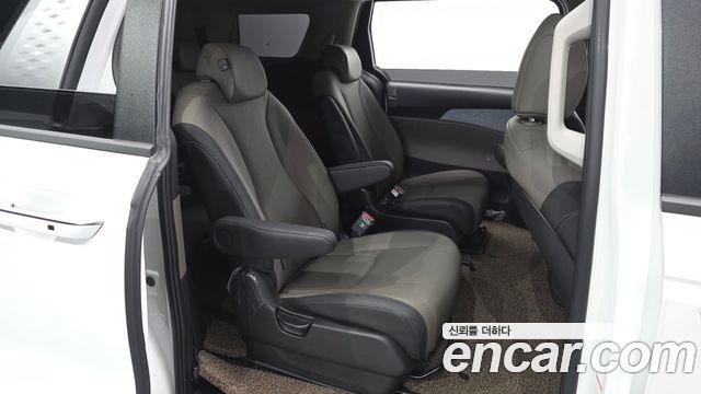 Kia Carnival (IV) Gasoline 9-Seater Prestige 2025 — фото 11