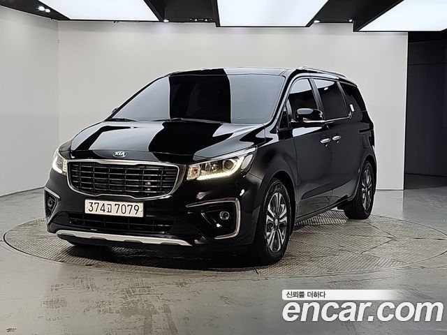 Kia Carnival 9-Seater Luxury 2020 — фото 1