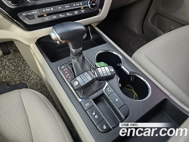 Kia Carnival 9-Seater Luxury 2020 — фото 8