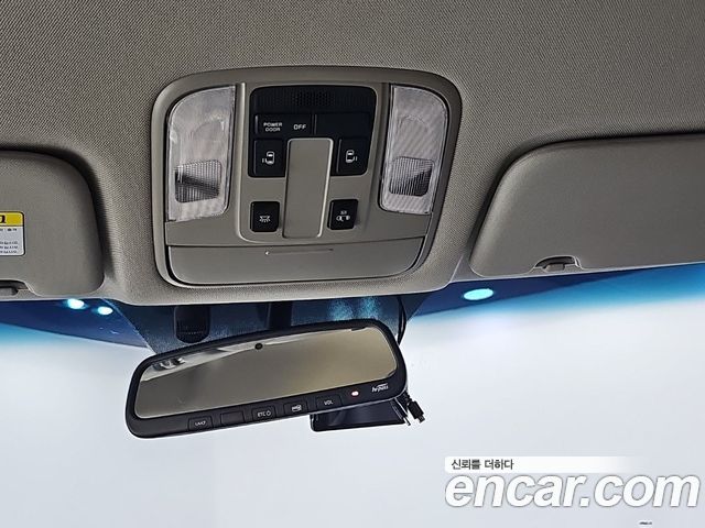 Kia Carnival 9-Seater Luxury 2020 — фото 17