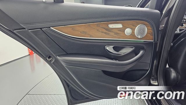 Mercedes-Benz E-Class (W213) E300 Exclusive 2019 — фото 25