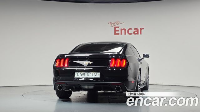 Ford Mustang GT Coupe 2015 — фото 4