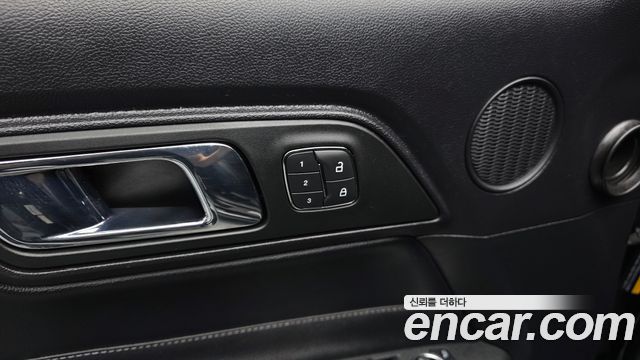 Ford Mustang GT Coupe 2015 — фото 18
