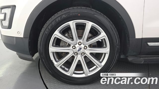 Ford Explorer 2.3 Limited 4WD 5th 2017 — фото 5