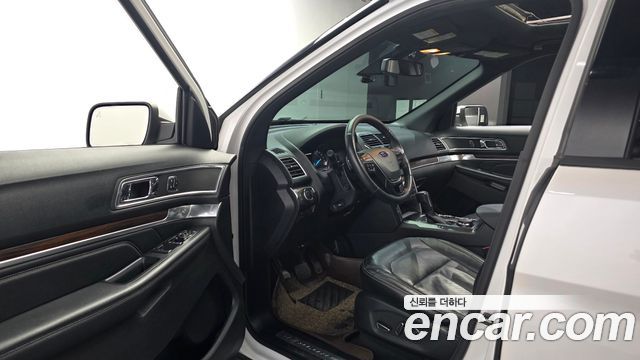 Ford Explorer 2.3 Limited 4WD 5th 2017 — фото 10