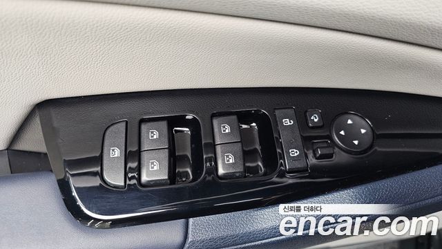 Kia Sportage (V) Gasoline 1.6 Turbo 2WD Signature 2023 — фото 13