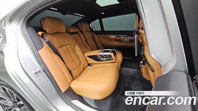 BMW 7 Series (G11) 740Li xDrive M Sport Package 2021 — фото 15