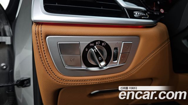 BMW 7 Series (G11) 740Li xDrive M Sport Package 2021 — фото 23