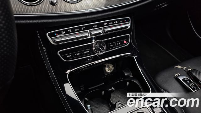Mercedes-Benz E-Class (W213) E200 Avantgarde 2018 — фото 31