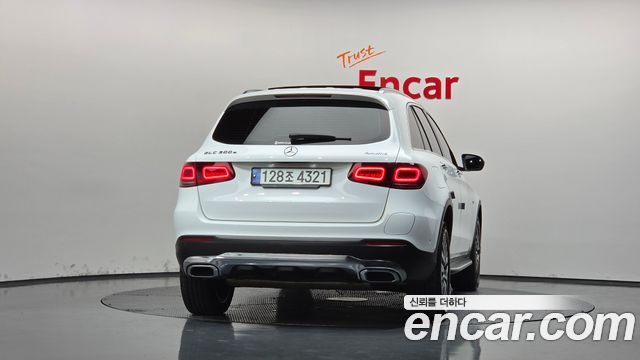 Mercedes-Benz GLC-Class (X253) GLC300e 4MATIC 2021 — фото 4