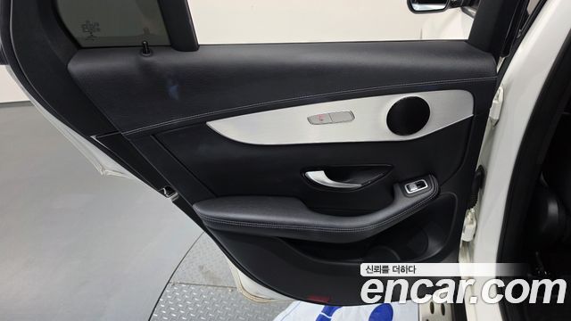 Mercedes-Benz GLC-Class (X253) GLC300e 4MATIC 2021 — фото 25