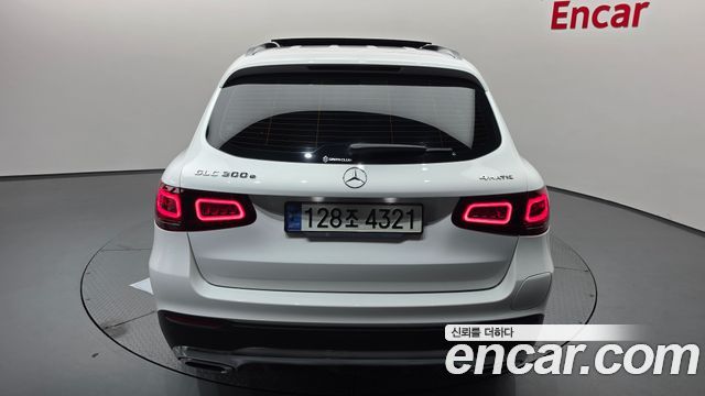 Mercedes-Benz GLC-Class (X253) GLC300e 4MATIC 2021 — фото 35