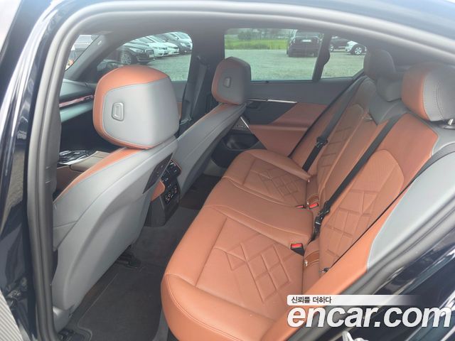 BMW 5 Series (G60) 530i xDrive M Sport 2026 — фото 5