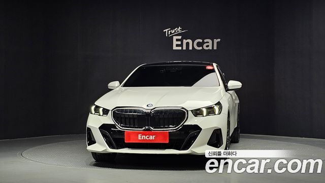 BMW 5 Series (G60) 530e xDrive M Sport Pro 2025 — фото 3