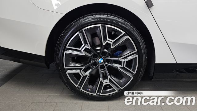 BMW 5 Series (G60) 530e xDrive M Sport Pro 2025 — фото 5