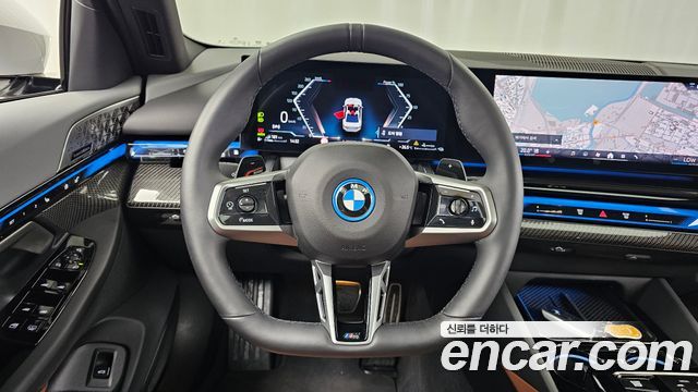 BMW 5 Series (G60) 530e xDrive M Sport Pro 2025 — фото 13