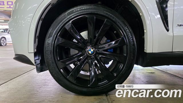 BMW X5 (F15) xDrive 40d Black&White Edition 2015 — фото 16