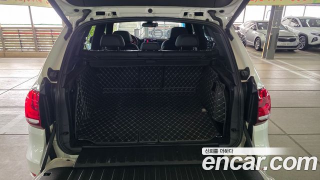 BMW X5 (F15) xDrive 40d Black&White Edition 2015 — фото 17