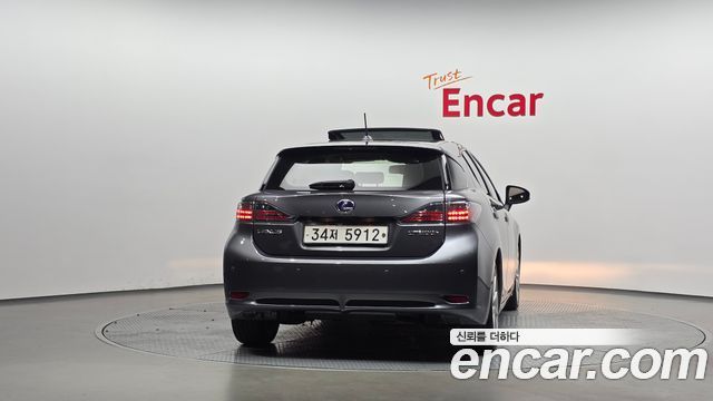 Lexus CT200h 1.8 Compact Luxury ZWA10 2012 — фото 4