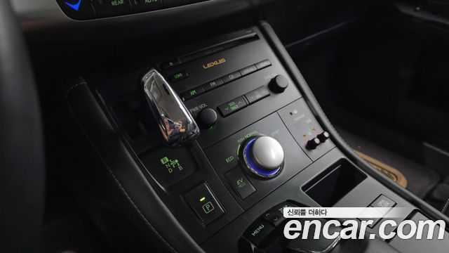 Lexus CT200h 1.8 Compact Luxury ZWA10 2012 — фото 9
