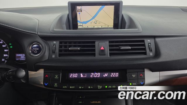 Lexus CT200h 1.8 Compact Luxury ZWA10 2012 — фото 14