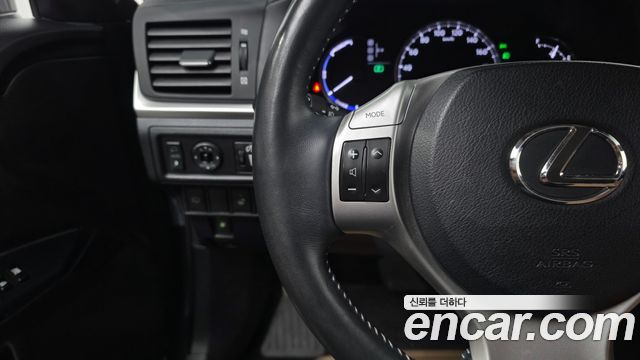 Lexus CT200h 1.8 Compact Luxury ZWA10 2012 — фото 17