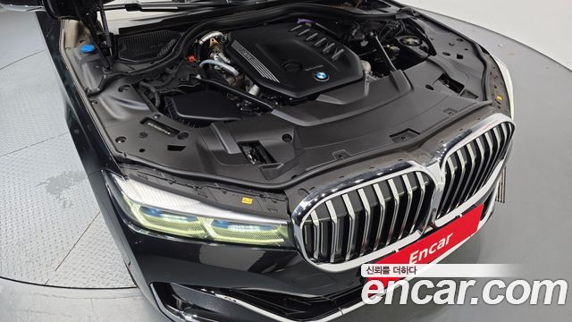 BMW 7 Series (G11) 730d xDrive Design Pure Excellence 2021 — фото 6