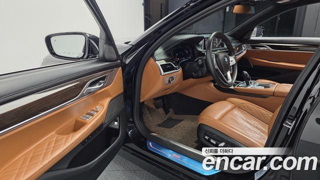 BMW 7 Series (G11) 730d xDrive Design Pure Excellence 2021 — фото 10