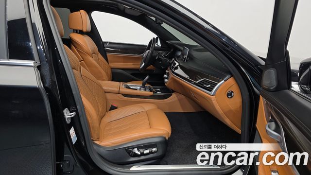 BMW 7 Series (G11) 730d xDrive Design Pure Excellence 2021 — фото 11