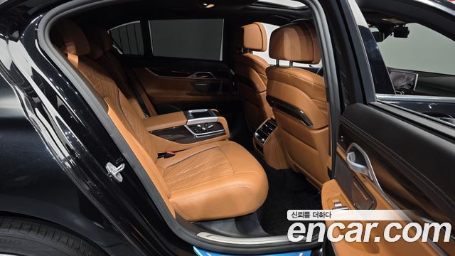 BMW 7 Series (G11) 730d xDrive Design Pure Excellence 2021 — фото 12