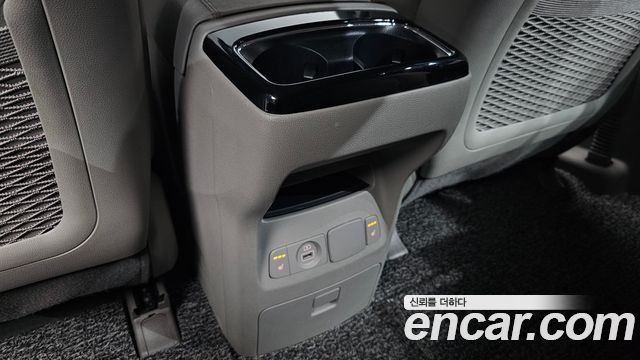 Kia Carnival 9-Seater Prstige 2019 — фото 23