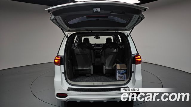 Kia Carnival 9-Seater Prstige 2019 — фото 24