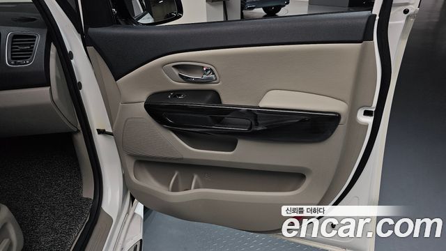 Kia Carnival 9-Seater Prstige 2019 — фото 31