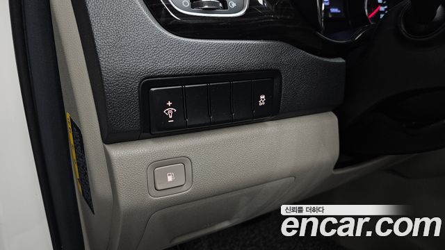 Kia Carnival 9-Seater Prstige 2019 — фото 33