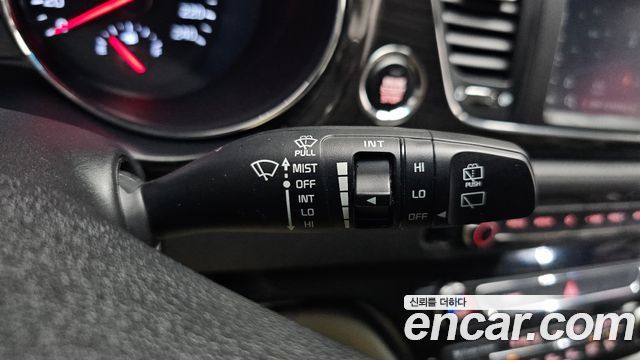 Kia Carnival 9-Seater Prstige 2019 — фото 36