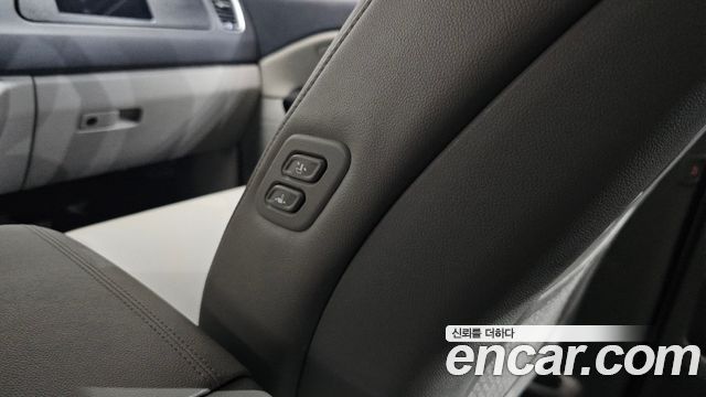 Kia Carnival 9-Seater Prstige 2019 — фото 40