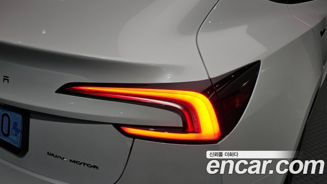 Tesla Model 3 Long Range AWD 2024 — фото 23
