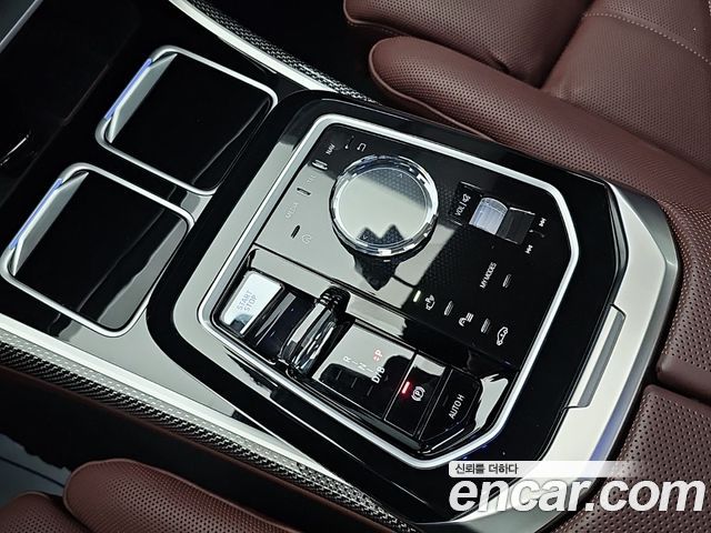 BMW i7 (G70) M70 xDrive 2024 — фото 8