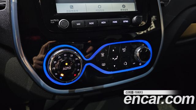 Renault Korea QM3 RE Signature 2017 — фото 19
