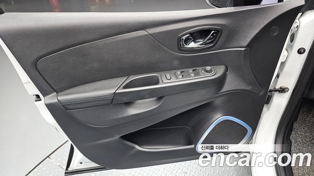 Renault Korea QM3 RE Signature 2017 — фото 24