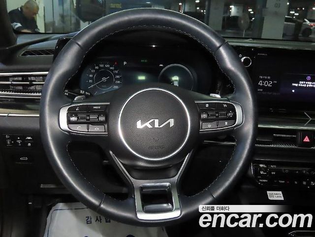 Kia K5 (III) 2.0 Signature 2023 — фото 8