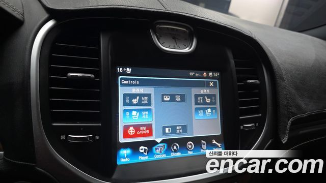 Chrysler 300C 3.6 Prestige 2013 — фото 20
