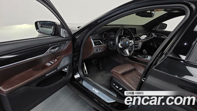 BMW 7 Series (G11) M760Li xDrive 2018 — фото 10