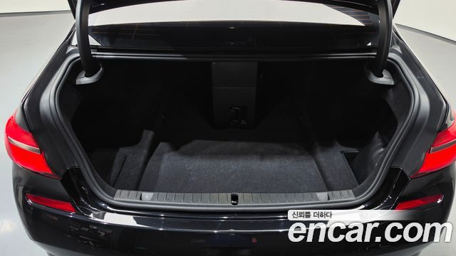 BMW 7 Series (G11) M760Li xDrive 2018 — фото 20